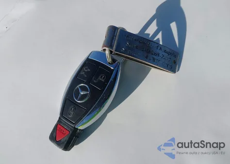 2013 Mercedes-Benz C 250 from USA, damaged, VIN WDDGJ4HB2DG155158